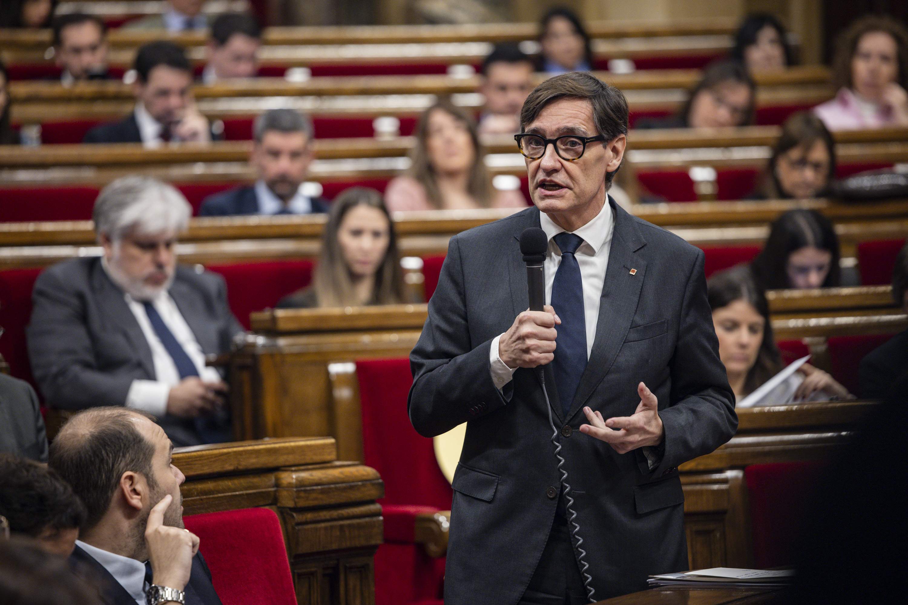 Illa anuncia un paquete de medidas de 400 millones contra la crisis de la guerra de Irán