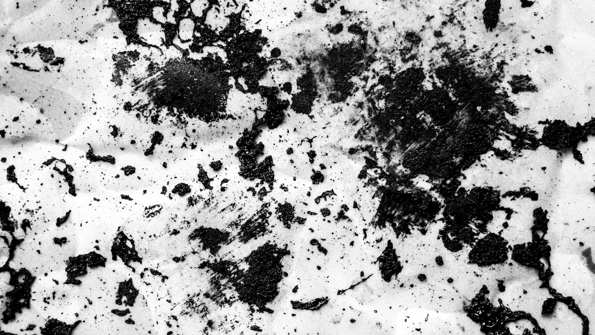 Les portades es tenyeixen de negre (però no, no és un negre de dol)