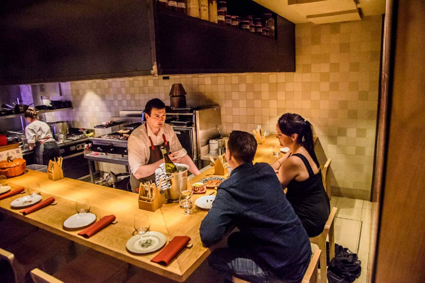 Carambola en el restaurante: lección de cocina e historia en una mítica barra del Raval