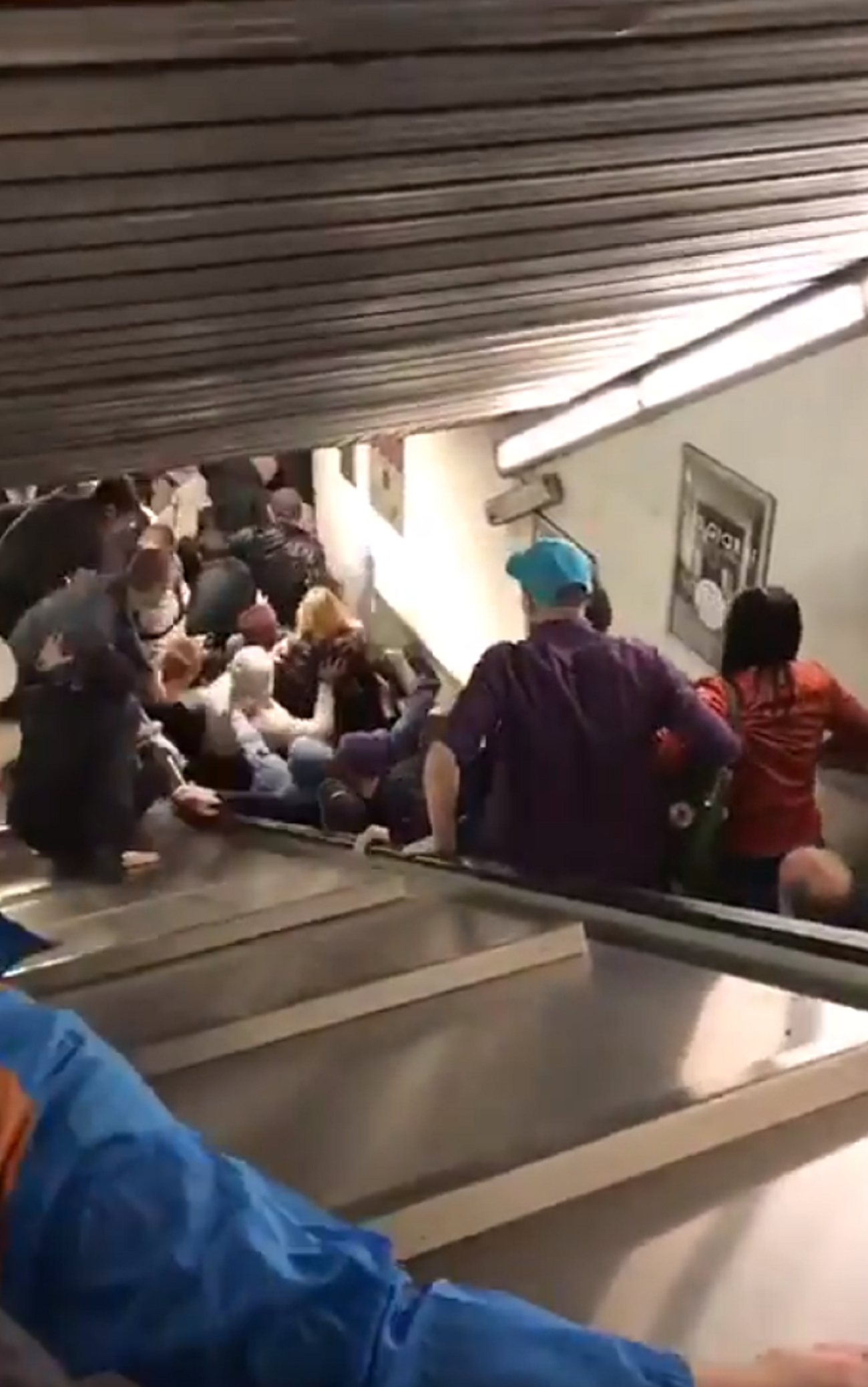 Vídeo: Más de 20 heridos al desplomarse unas escaleras mecánicas en Roma