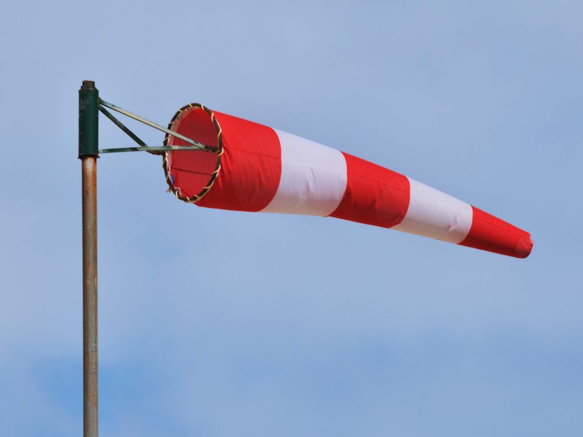 Los móviles del Alt Empordà, el Berguedà, el Ripollès y la Cerdanya recibirán un ES-Alert por fuerte viento