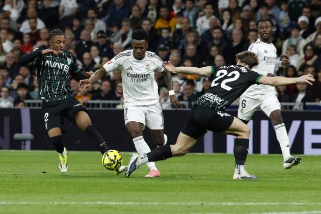 Vinícius Real Madrid Elche / Foto: EFE Vinícius Real Madrid Elche / Foto: EFE