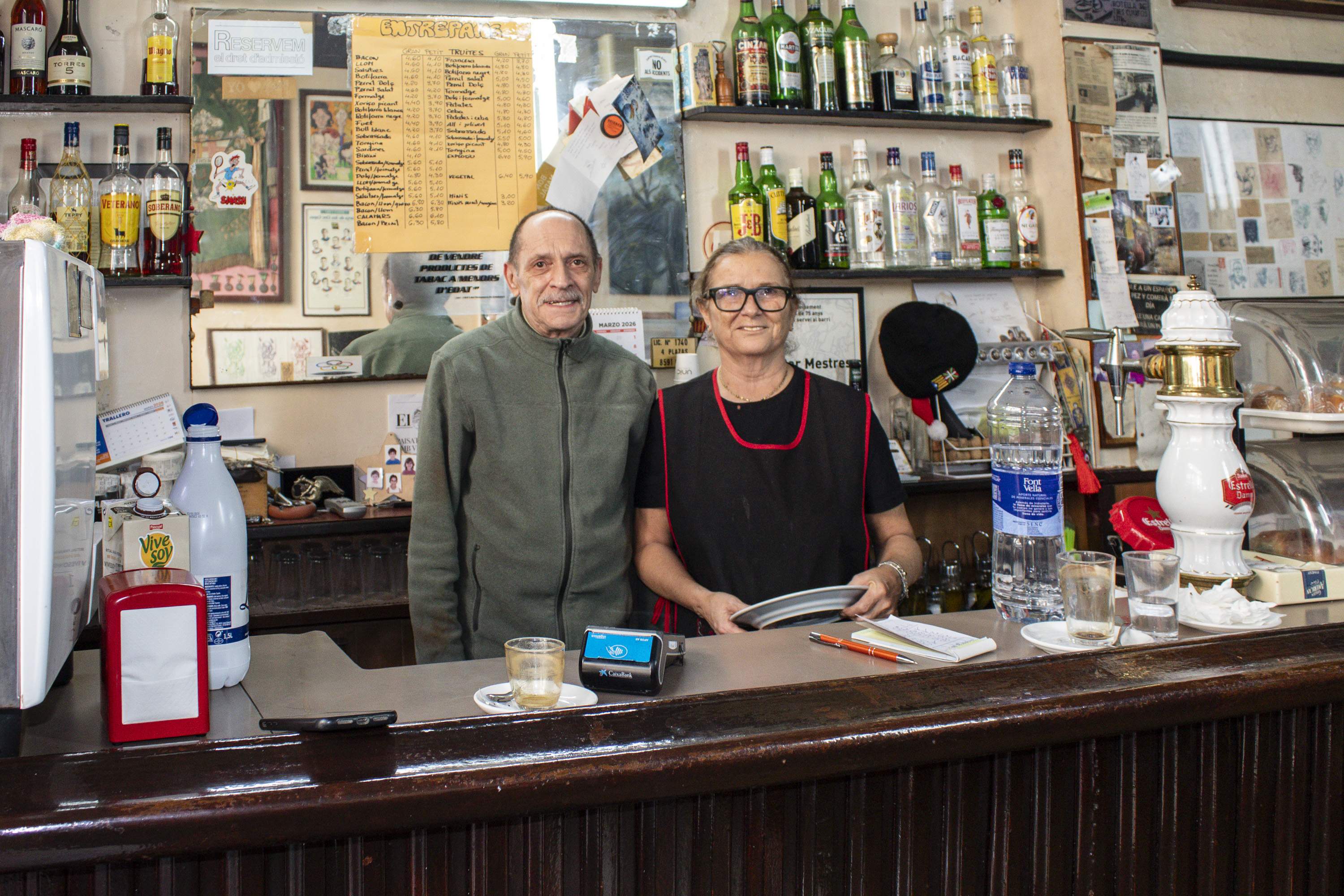 El bar de las Tres Torres: un trozo de Barcelona que pronto bajará la persiana
