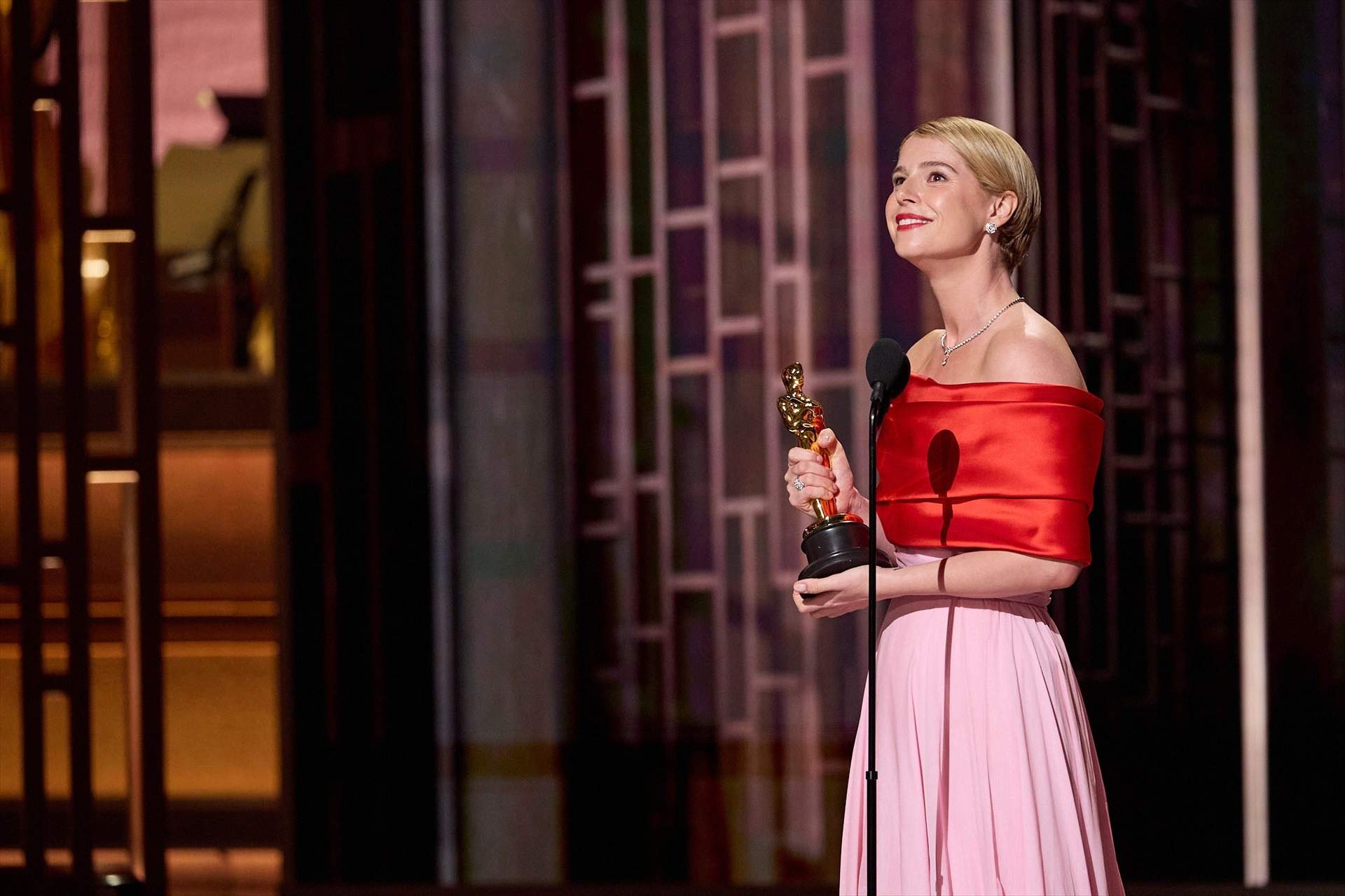 Jessie Buckley hace historia en los Oscar y salda la deuda de Hollywood con Irlanda