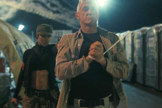 Teyana Taylor, con Sean Penn en 'Una batalla tras otra'