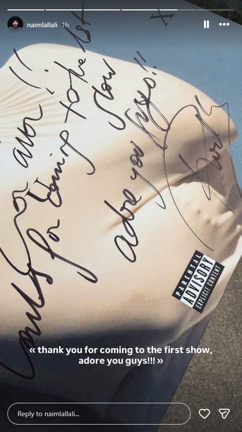 Rosalía atiende a los fans y firma sus vinilos horas antes de su primer concierto en Lyon / Instagram 