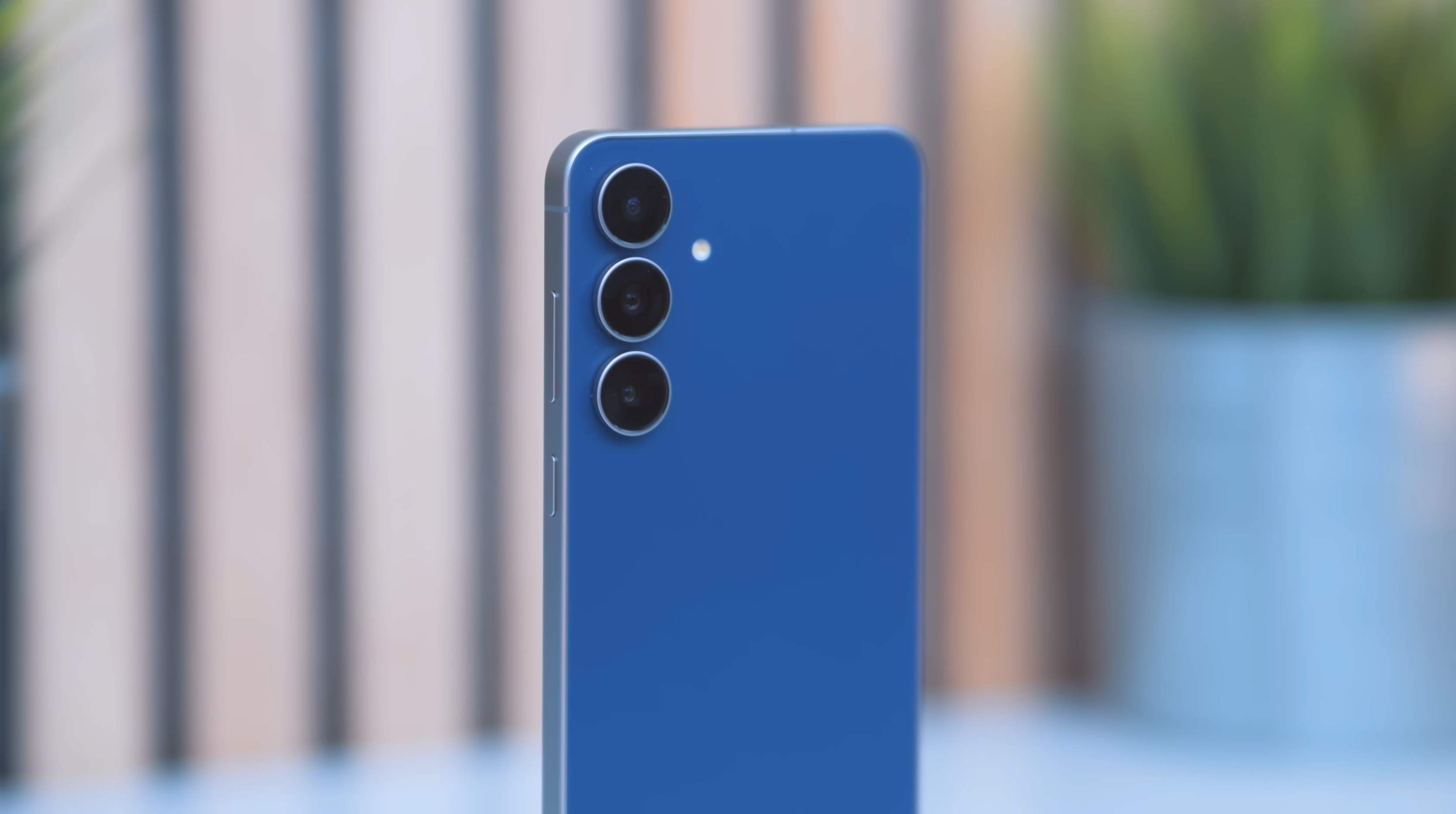 El Samsung Galaxy S25 més recomanat està completament enfonsat a Amazon per temps limitat