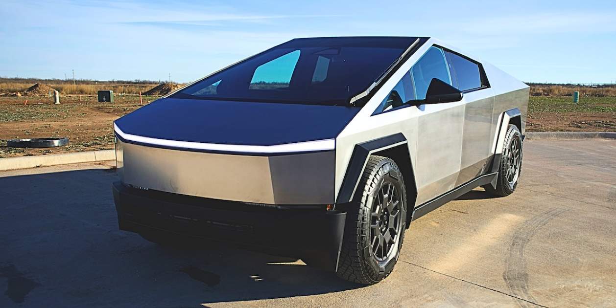 Su Cybertruck intentó lanzarla por un precipicio y ha decidido demandar a Tesla