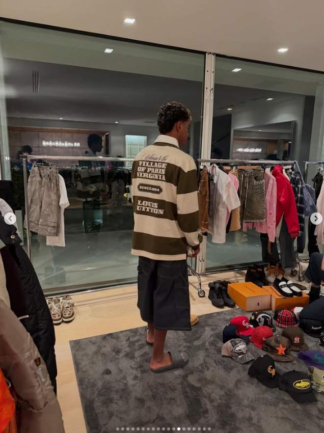 Lamine a la burra amb vistes a Barcelona