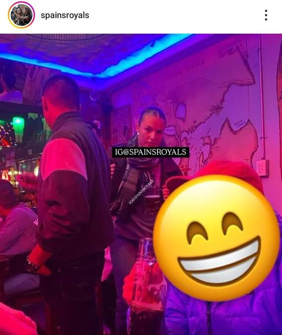 Elionor amb una jerra de cervesa a Xile, XXSS