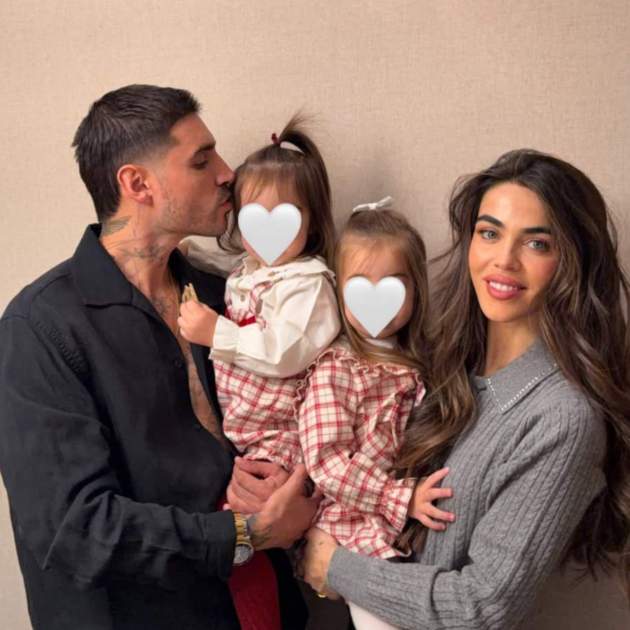 Violeta i Fabbio amb les seves dues filles, Gala i Gia   Instagram