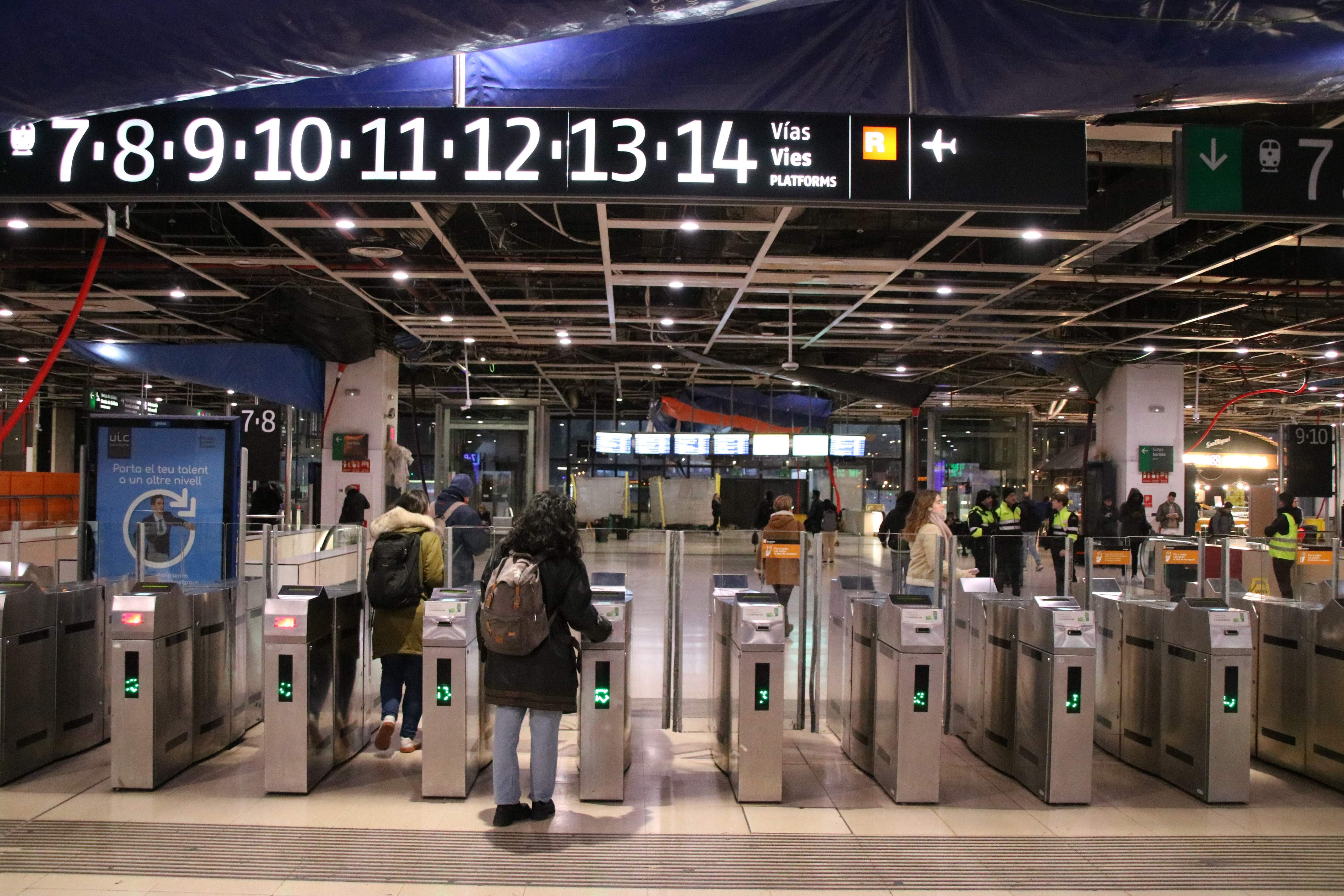 Passatgers estació de Sants / ACN/Gerard Escaich Folch