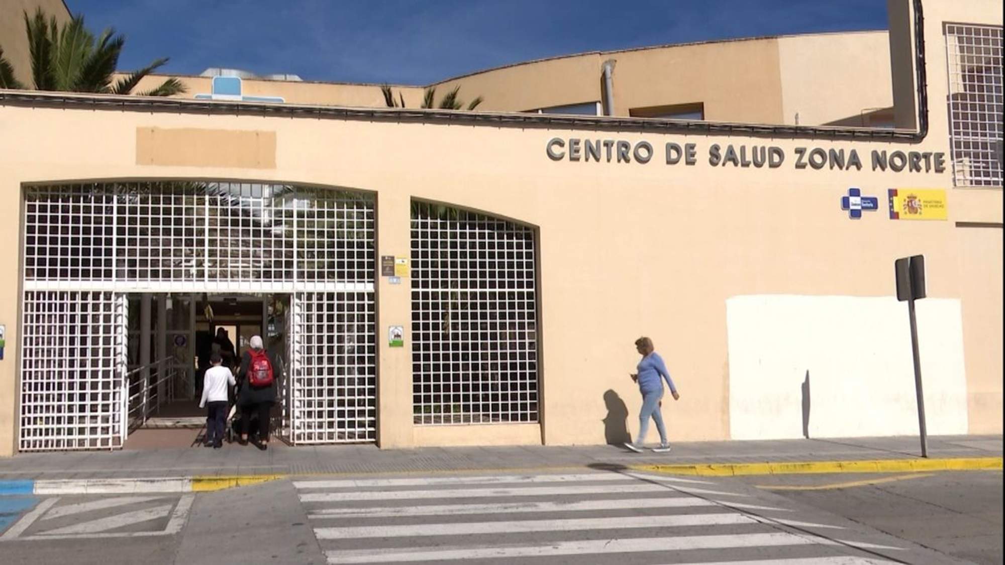 Casi la mitad de la población de Ceuta y Melilla debe viajar a la Península para recibir atención sanitaria