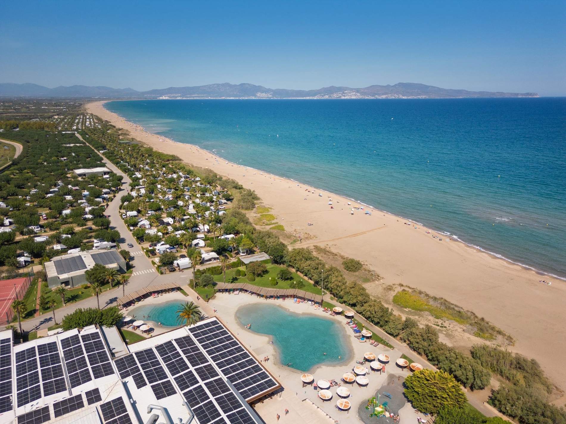 La Ballena Alegre avança la temporada a l’abril amb esdeveniments d’empresa que omplen el 100% dels bungalous