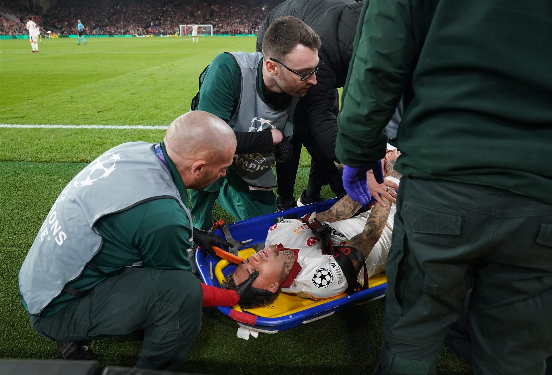 Impacte a la Champions: Noa Lang pateix l'amputació parcial d'un dit i l'han d'operar d'urgència