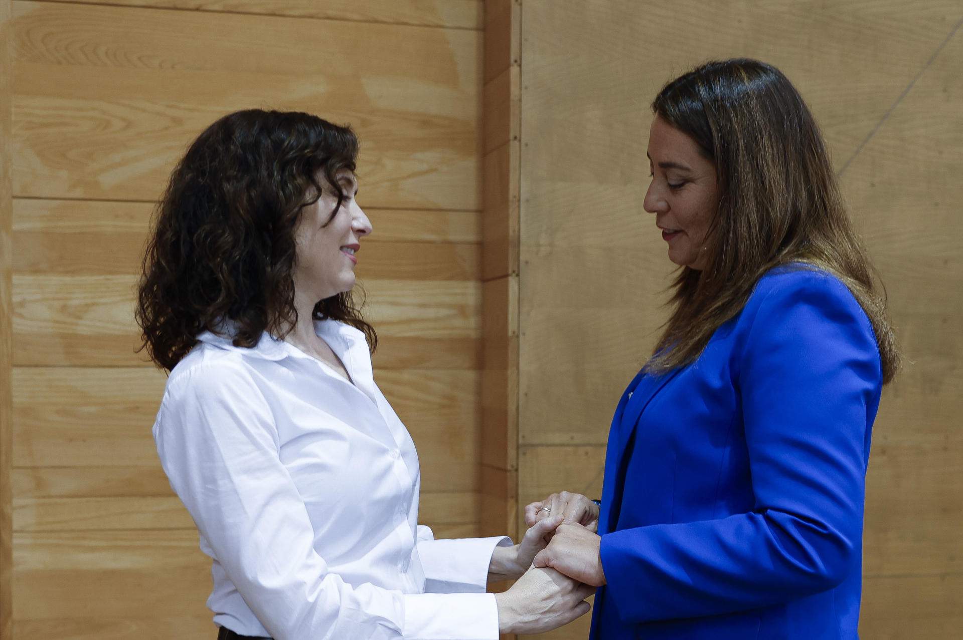 Ayuso surt a l’atac per defensar Miguel Ángel Rodríguez: “El persegueix l’esquerra, no la justícia”