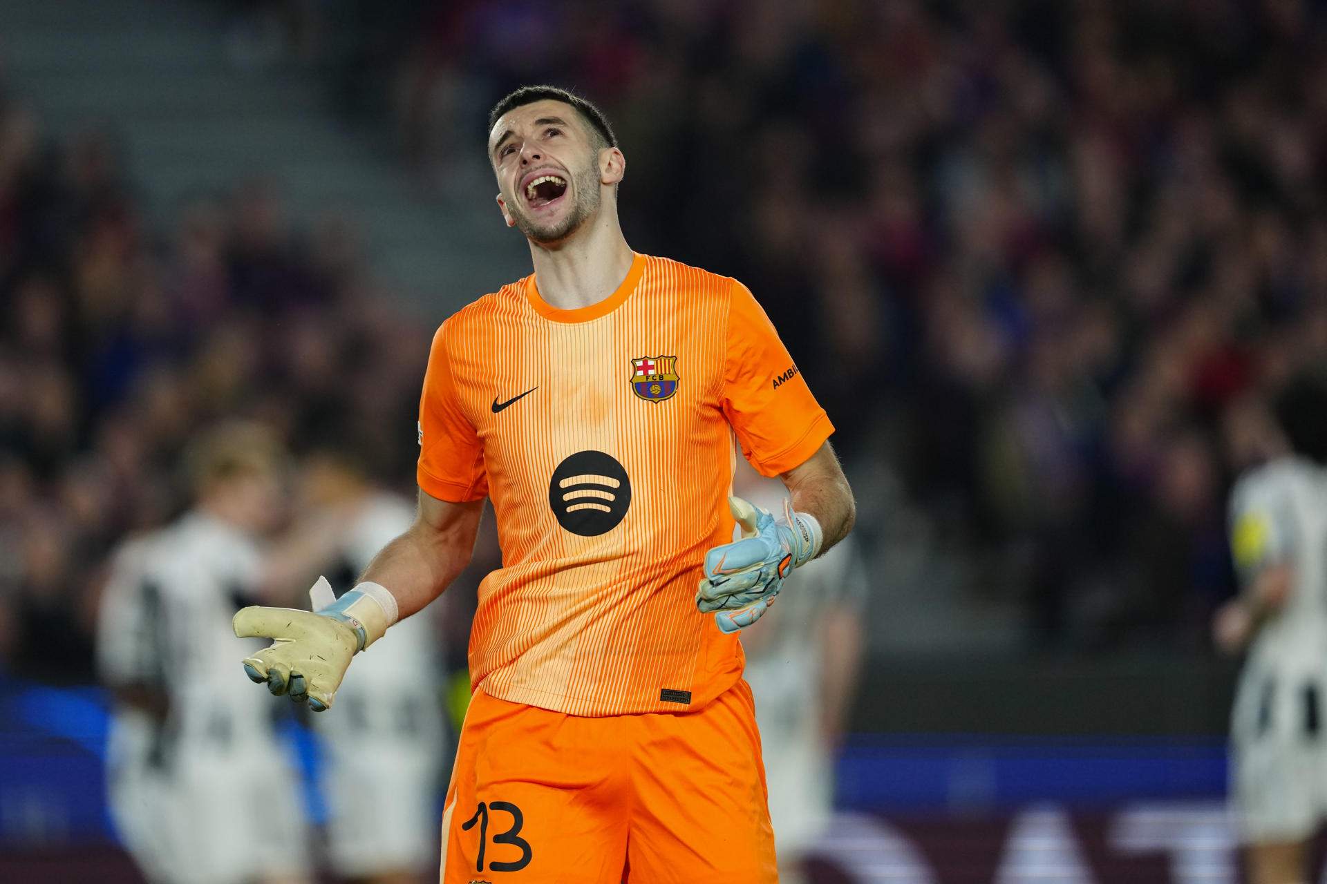 El Barça esquiva la maledicció dels porters: Joan Garcia no està lesionat