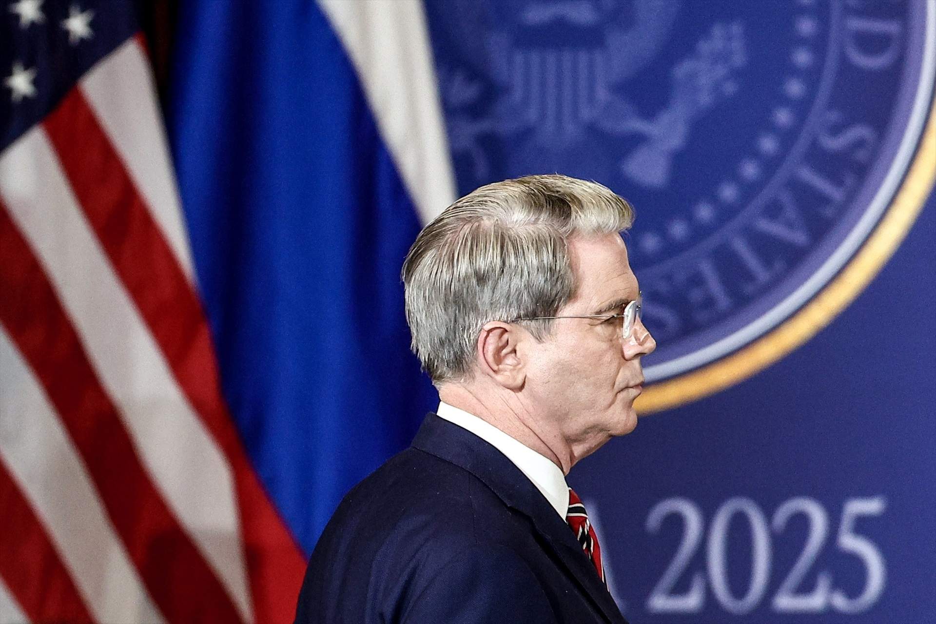 Los EE. UU. sopesan levantar las sanciones al petróleo iraní en el mar: “barriles iraníes contra los iraníes”