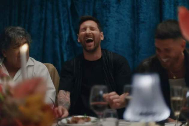 Imatges de Leo Messi en el videoclip 'Dos amantes' de Tini   YouTUbe