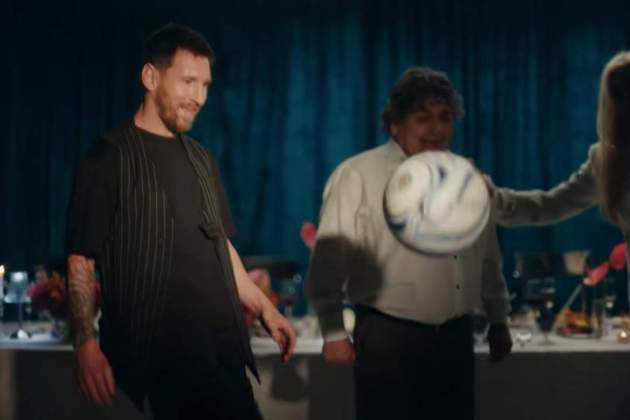 Imatges de Leo Messi en el videoclip 'Dos amantes' de Tini / YouTube