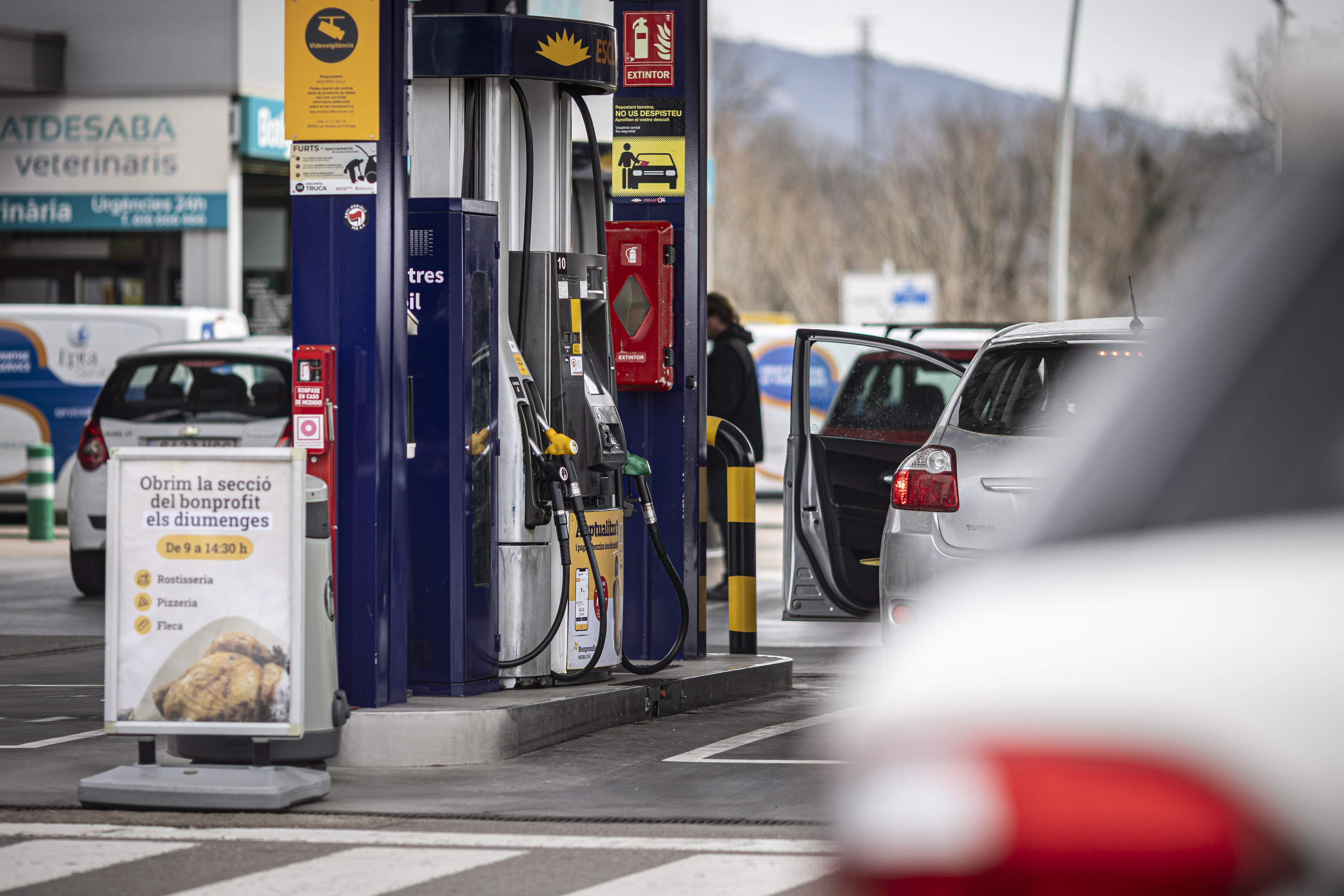 Confirmat pels experts: queden dos dies per posar gasolina abans que el preu sigui inassumible