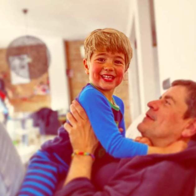 Espartac Peran amb els seu fill Adrià l'any 2022 / Instagram