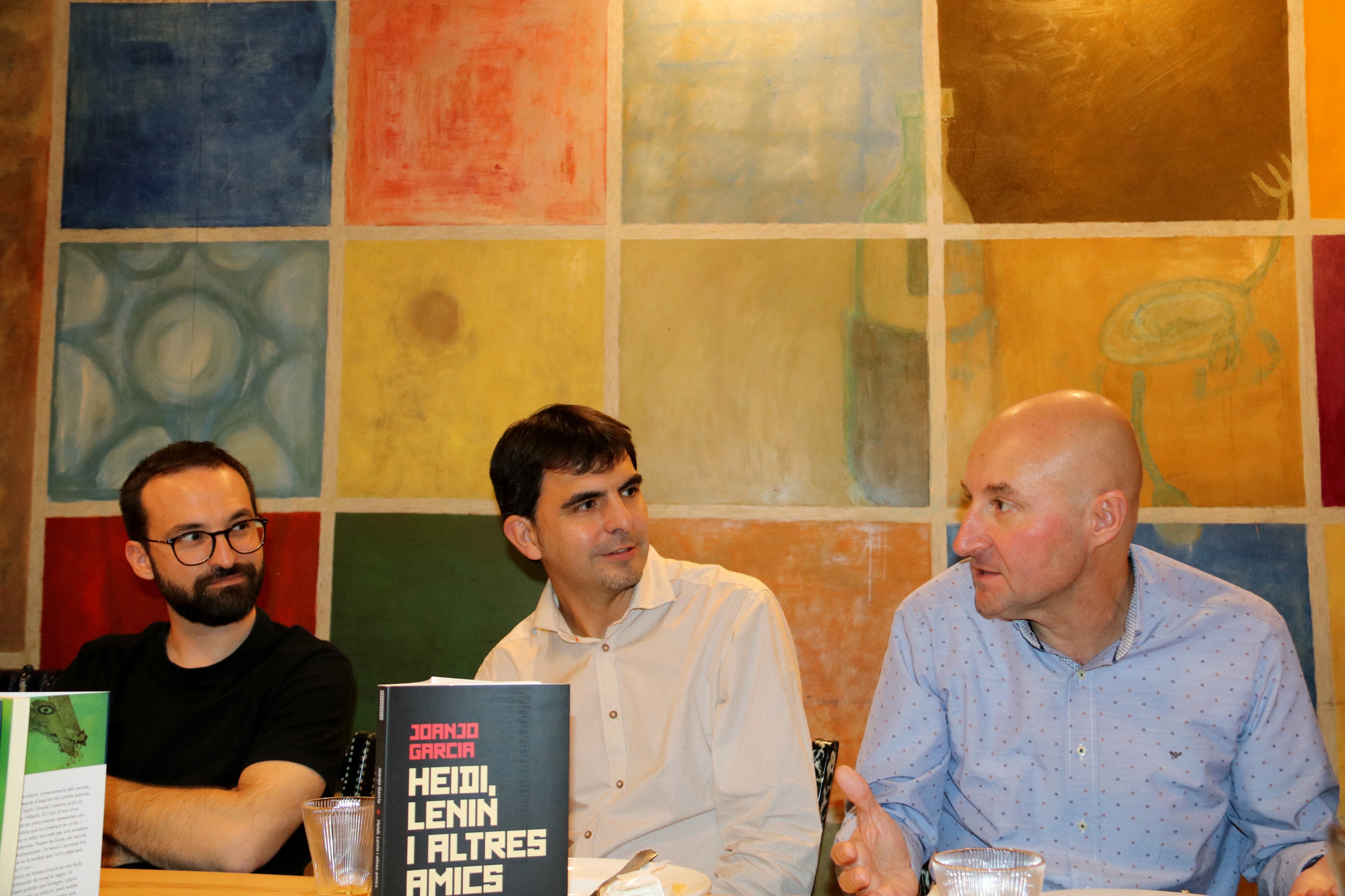 La crítica social, eix central d'algunes de les novetats de Bromera