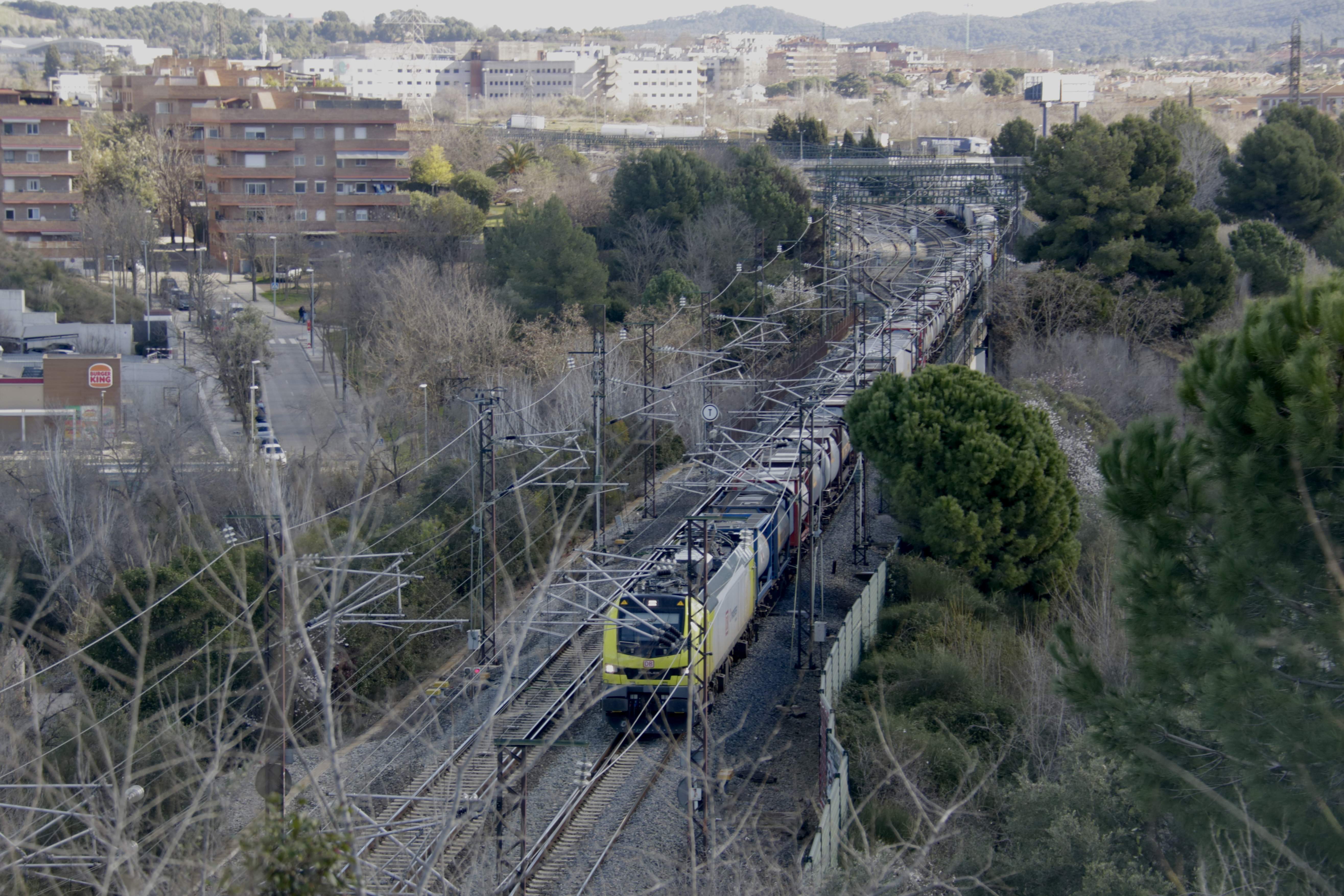 Fracasa el plan del Govern de hacer pasar trenes de mercancías por Lleida por el corte del túnel de Rubí