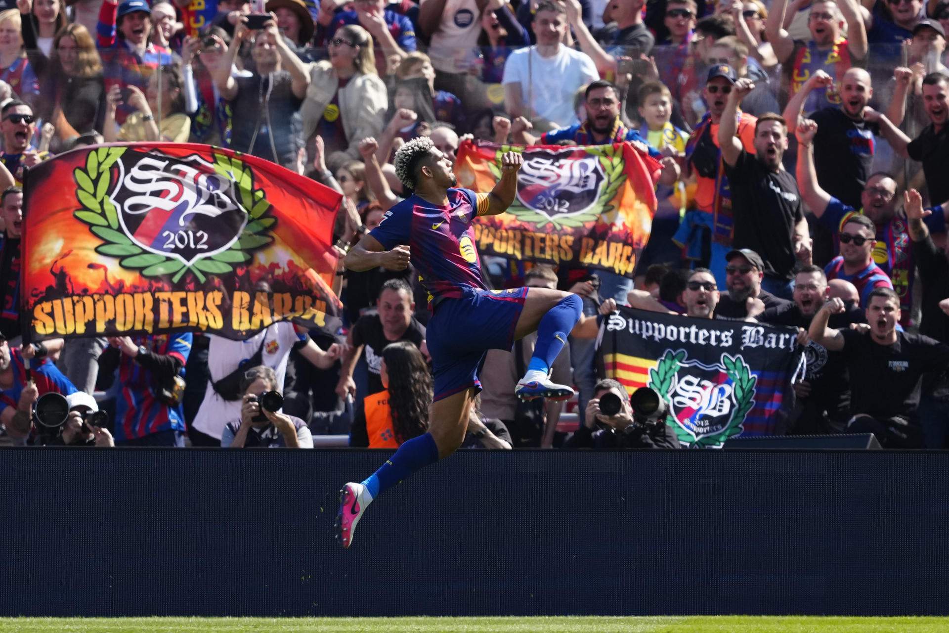 El Barça fa els deures contra el Rayo (1-0) i posa pressió al Reial Madrid abans de l'aturada