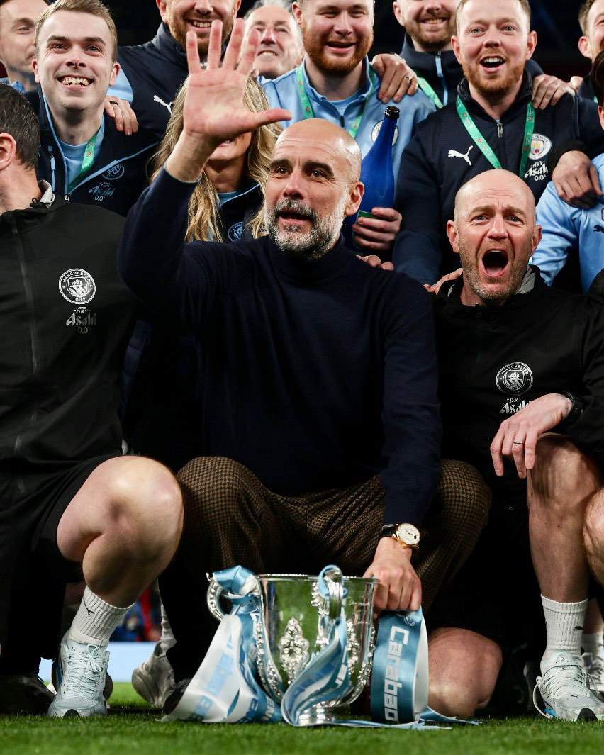 Pep Guardiola amb la seva novena Carabao Cup / Instagram