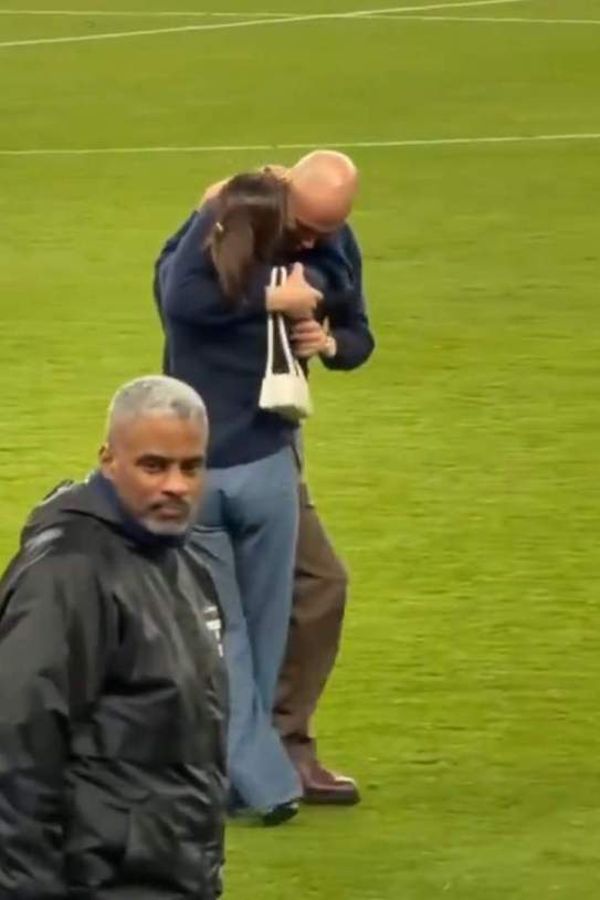 L'abraçaca de Pep Guardiola i Maria Guardiola  / X