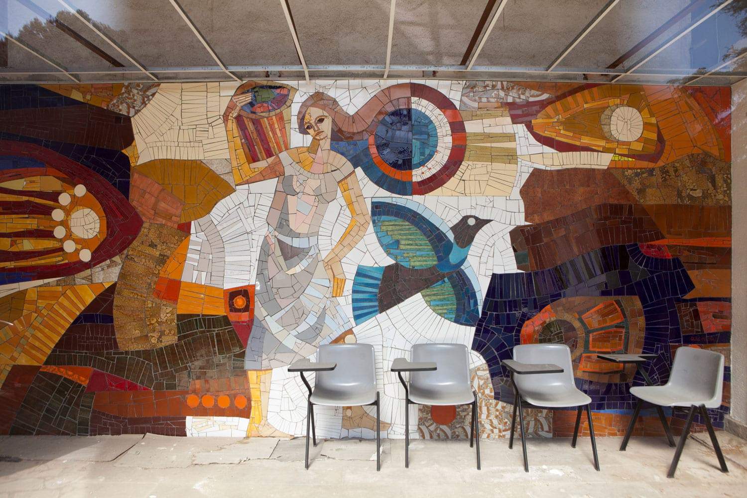 El antiguo teatro de las Llars Mundet acogerá el nuevo centro de neurociencias de la UB