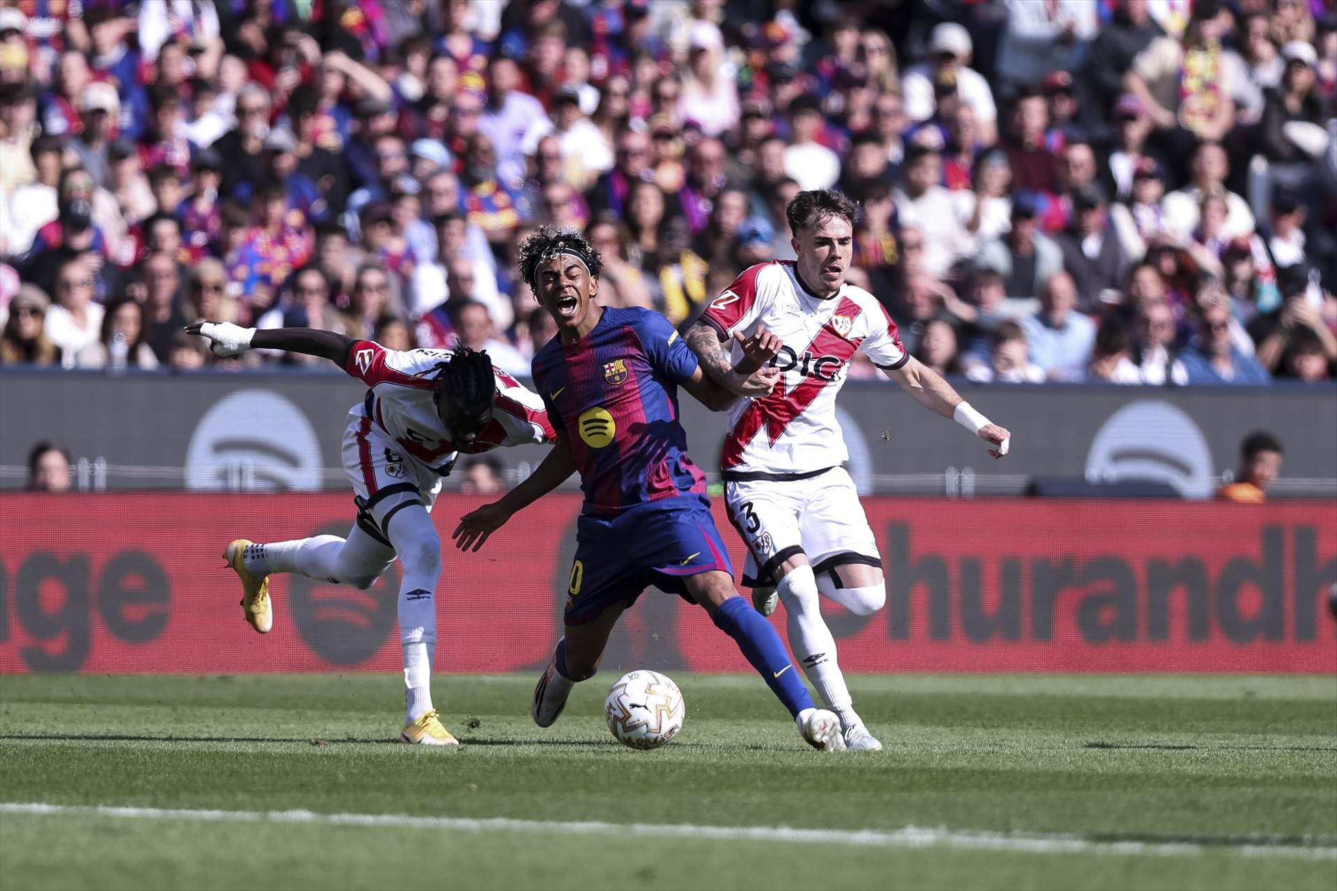 Lamine Yamal comença a estar fart de Hansi Flick