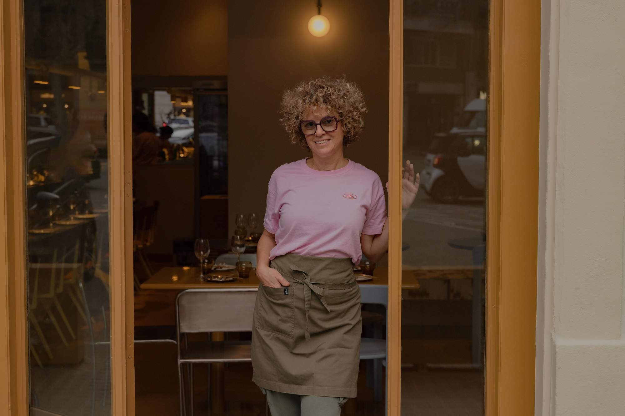 El sorprendente restaurante del Eixample que triunfa en este céntrico chaflán lleno de vida