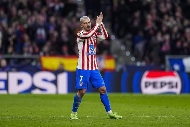 Griezmann aplaude durante un partido del Atlético de Madrid / Foto: Europa Press