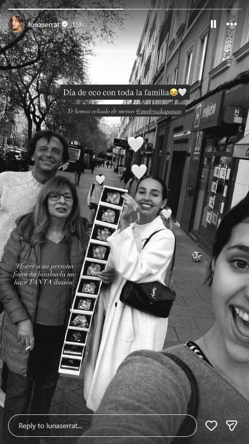 El selfie de la familia Serrat después de la ecografía de Luna Serrat / Instagram