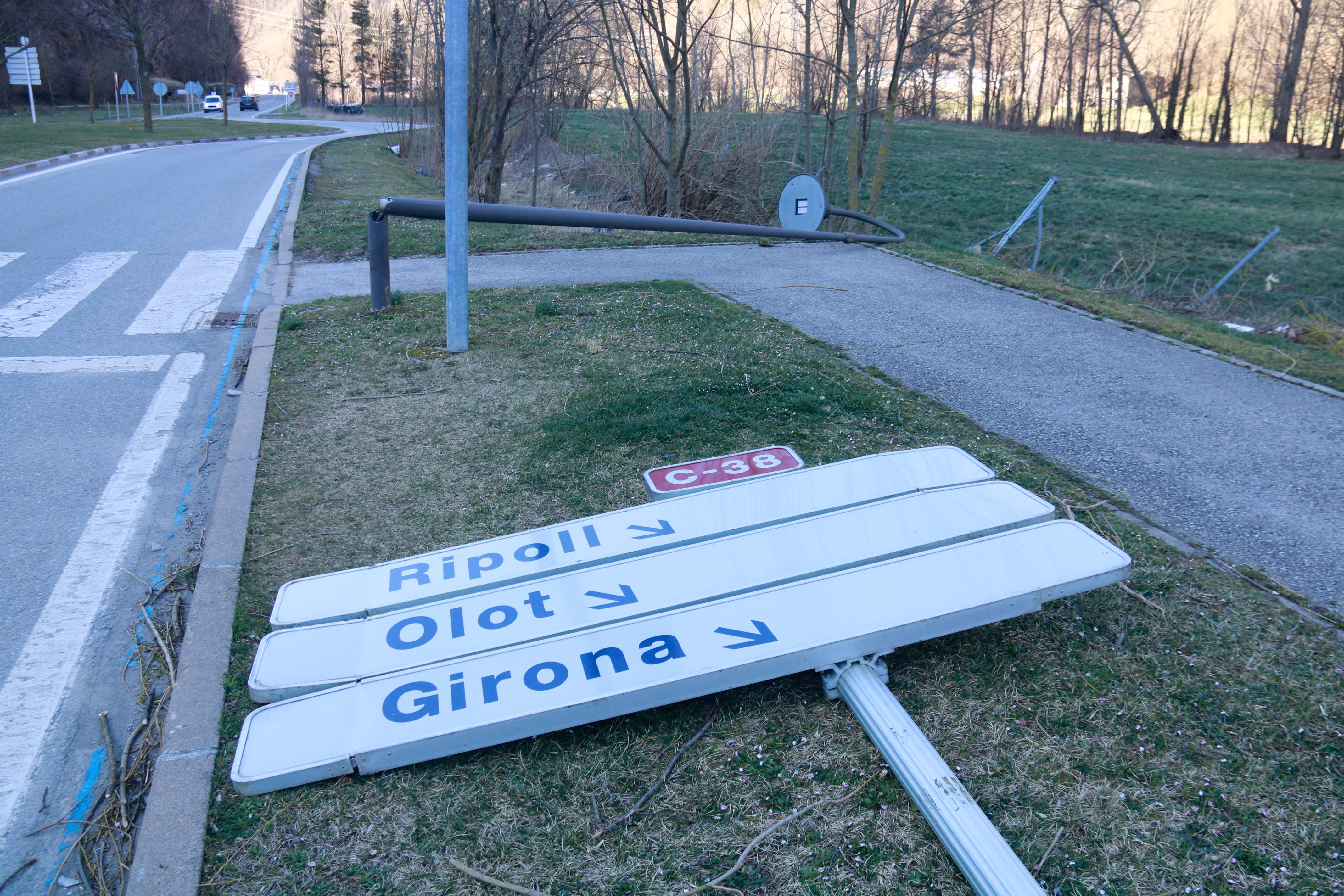 Protecció Civil avisa de episodios de fuerte viento en gran parte de Catalunya con rachas de 100 km/h