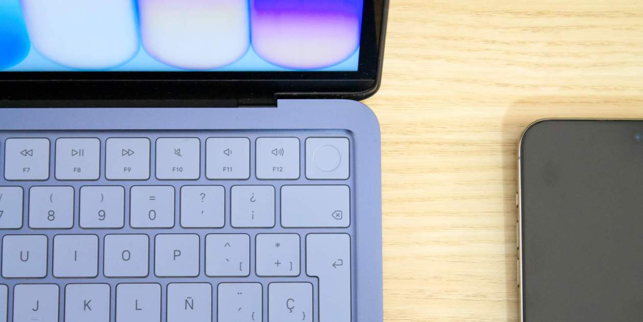 El rendiment del MacBook Neo és similar al d'altres Mac El rendiment del MacBook Neo és similar al d'altres Mac