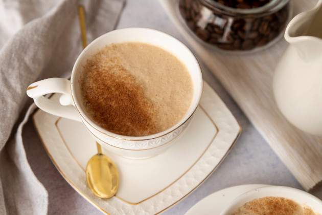 Café con leche de avena / Foto: Freepik