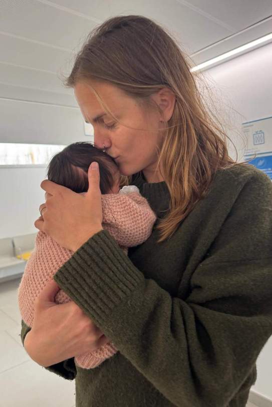 Irene Paredes amb la seva filla Lea / Instagram