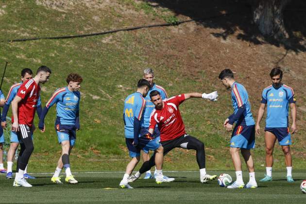 Joan Garcia i Unai Simón, en un entrenament amb la selecció espanyola / Foto: EFE