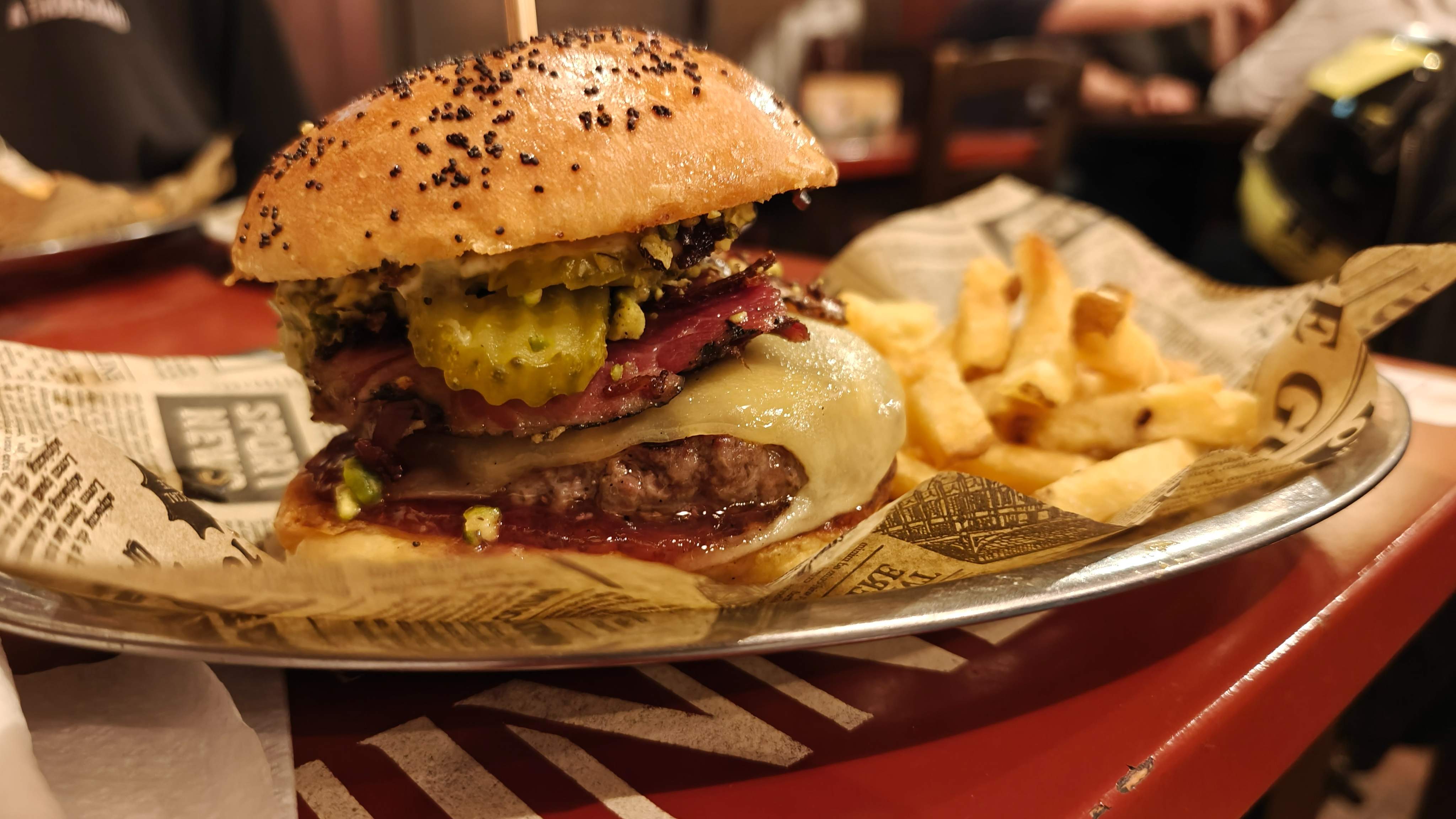 El restaurant de Mataró amb la millor hamburguesa de Catalunya: pots menjar-hi per 20 €