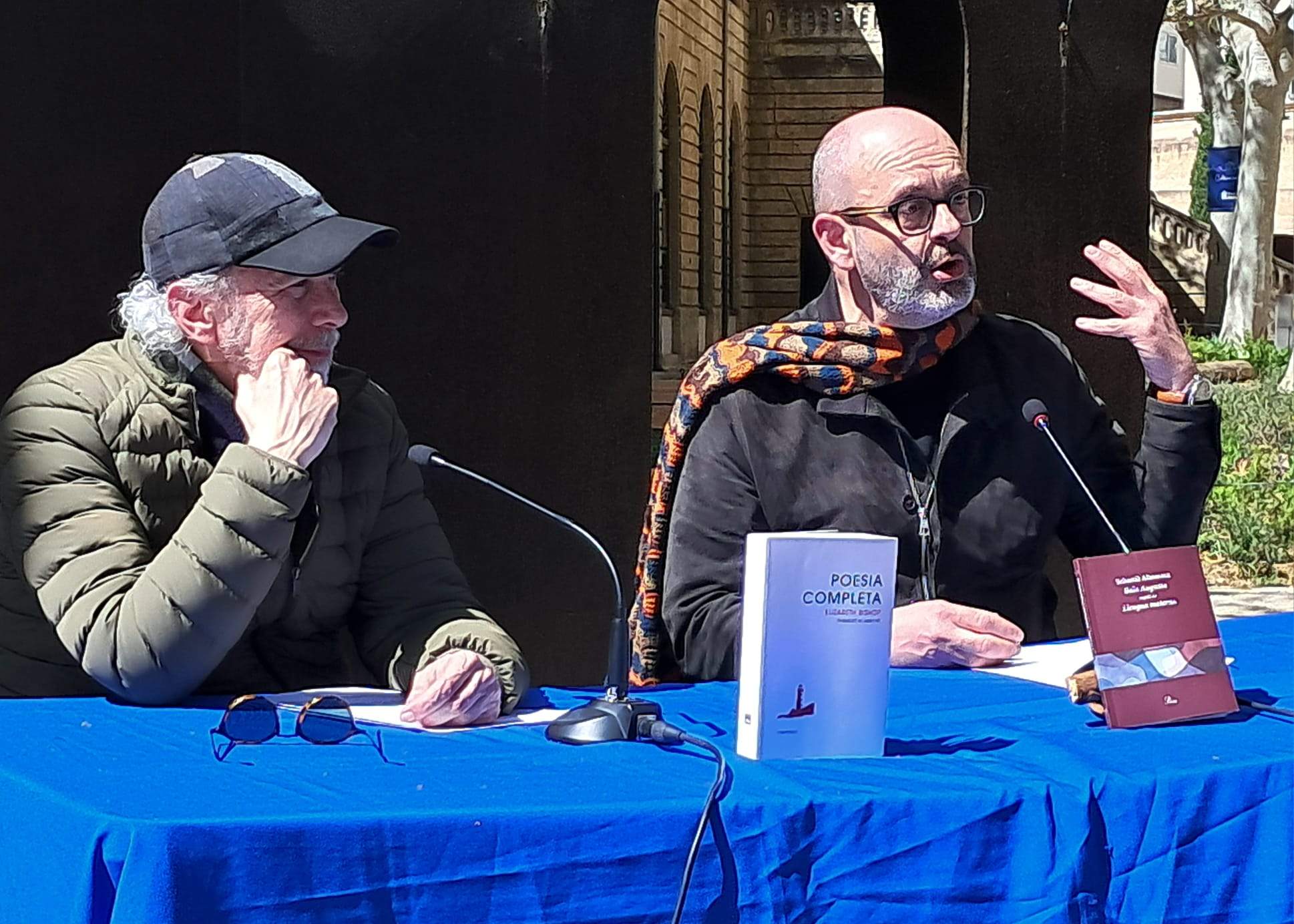 El escritor Sebastià Alzamora y el traductor Jordi Fité, Premios Cavall Verd 2026