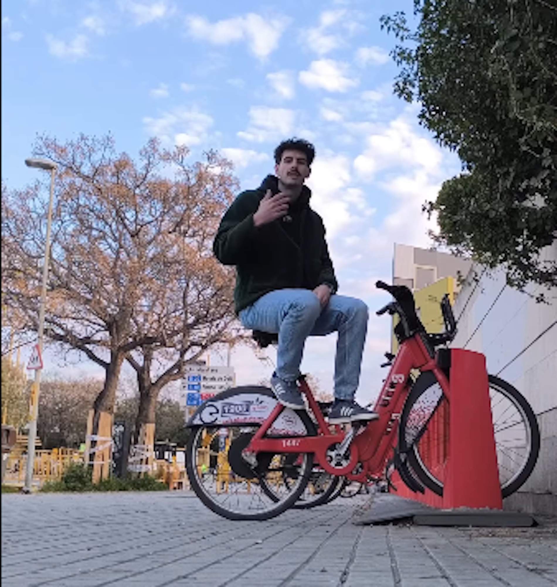 L'intel·ligent missatge d’un argentí als migrants : “El català no és necessari, però ignorar-lo és un error"