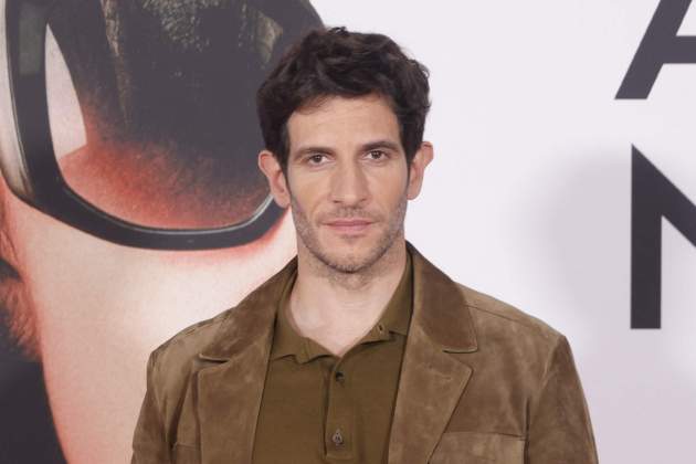 Quim Gutiérrez en el estreno de 'Amarga Navidad' / Gtres