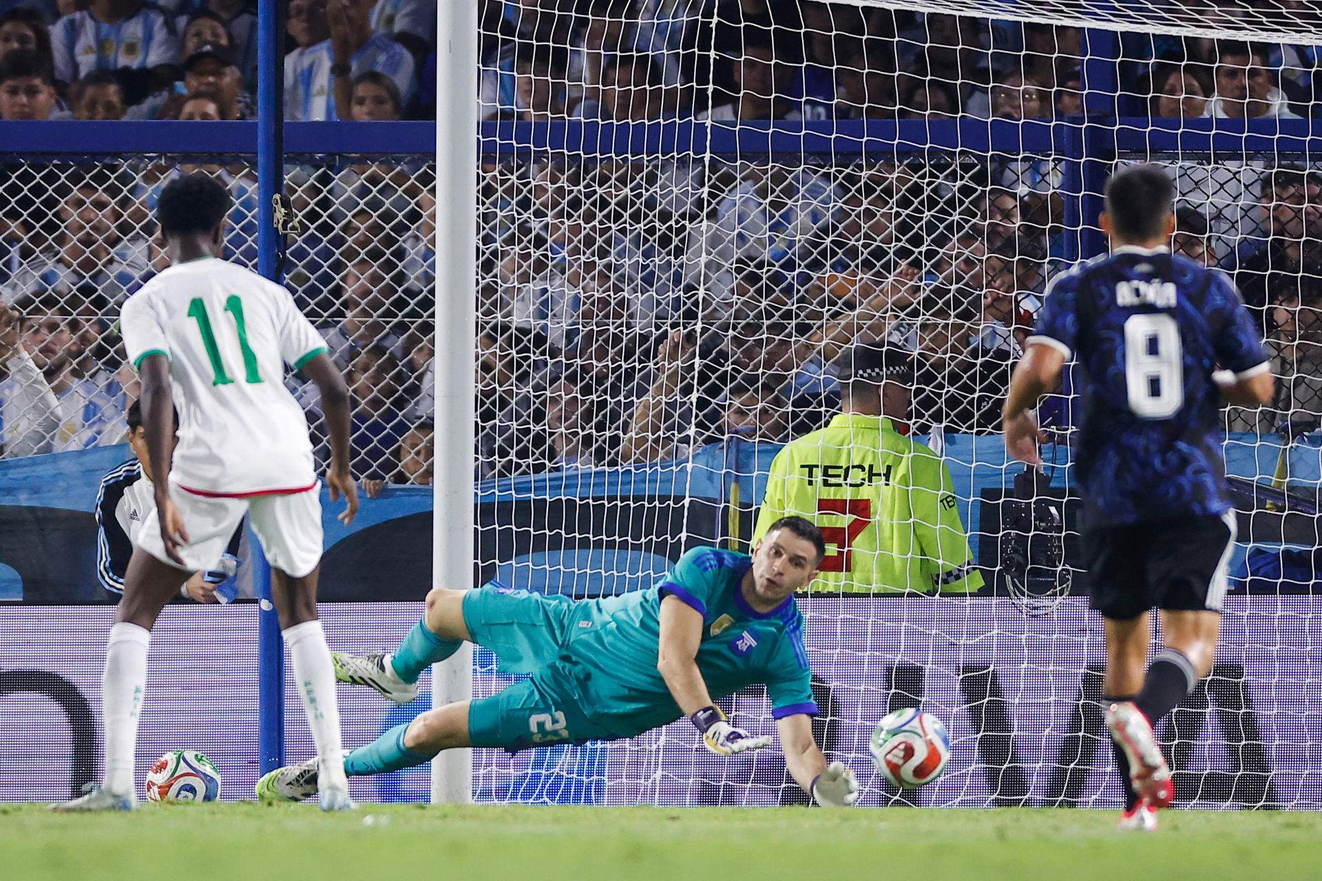 El aviso del Dibu Martínez por el momento actual de Argentina: "Menos mal que no jugamos la Finalissima..."