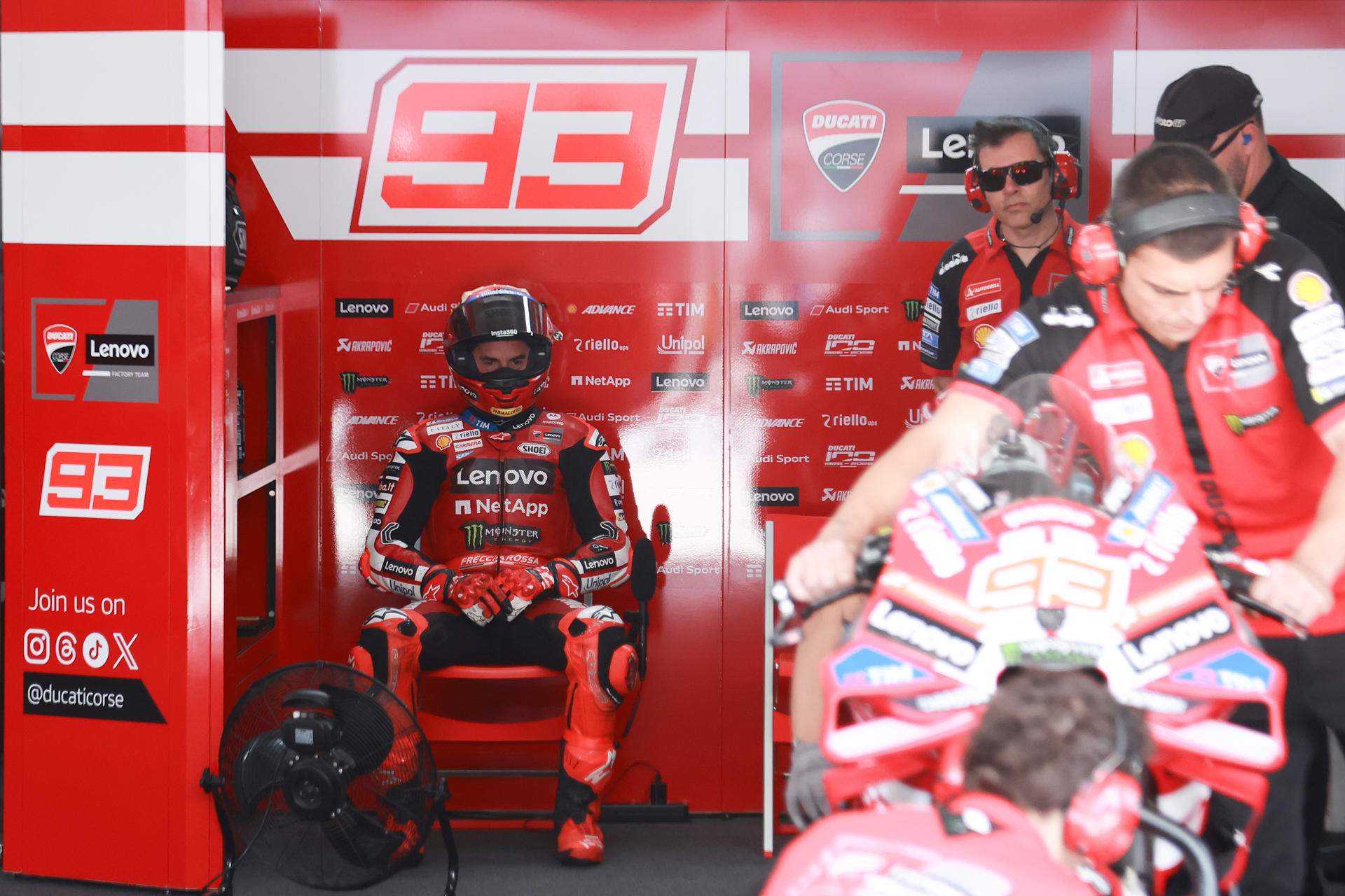 Marc Márquez, al box de Ducati / Foto: EFE