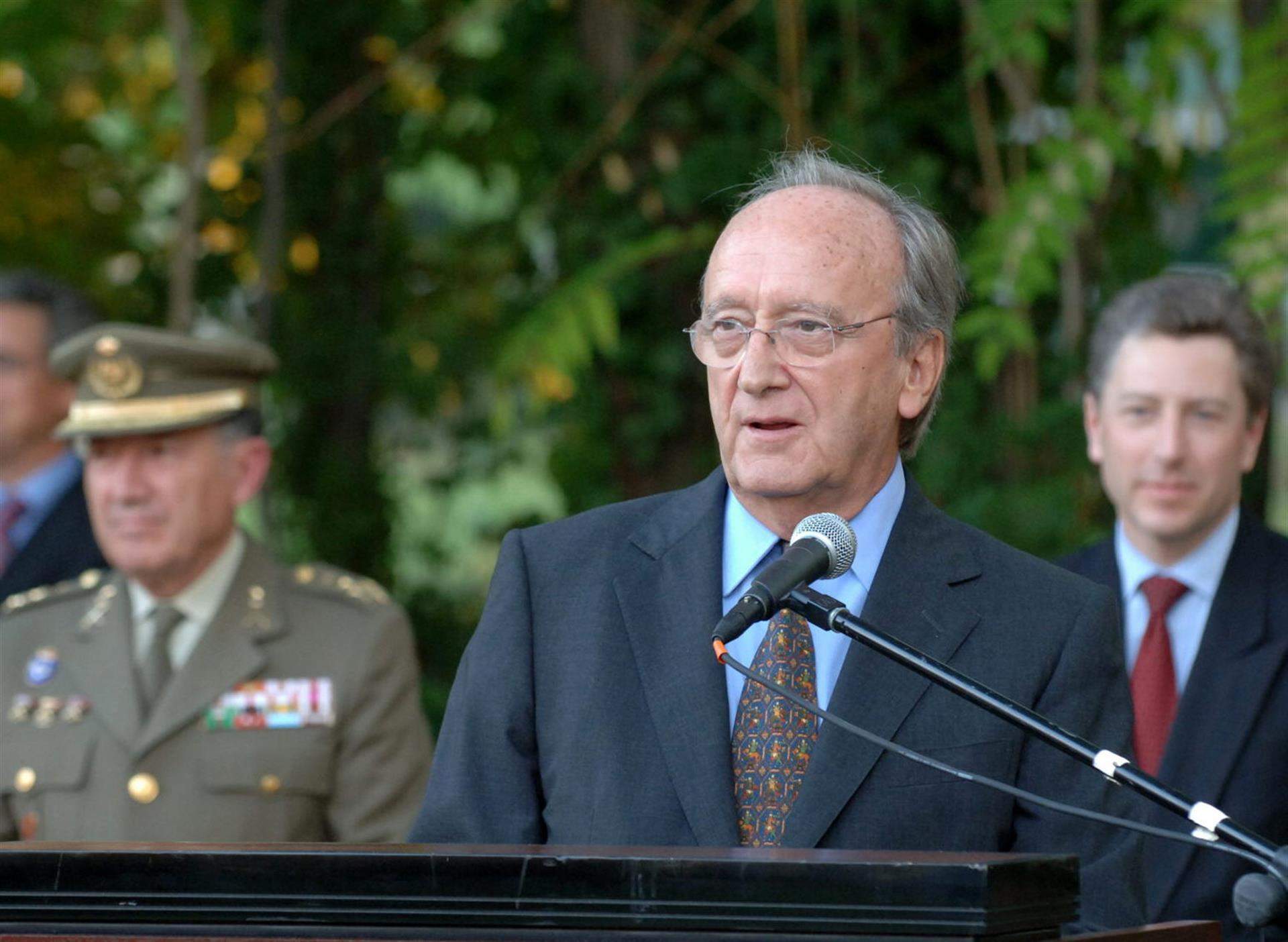 Mor Carlos Westendorp, exministre d'Exteriors amb Felipe González i padrí polític de Sánchez