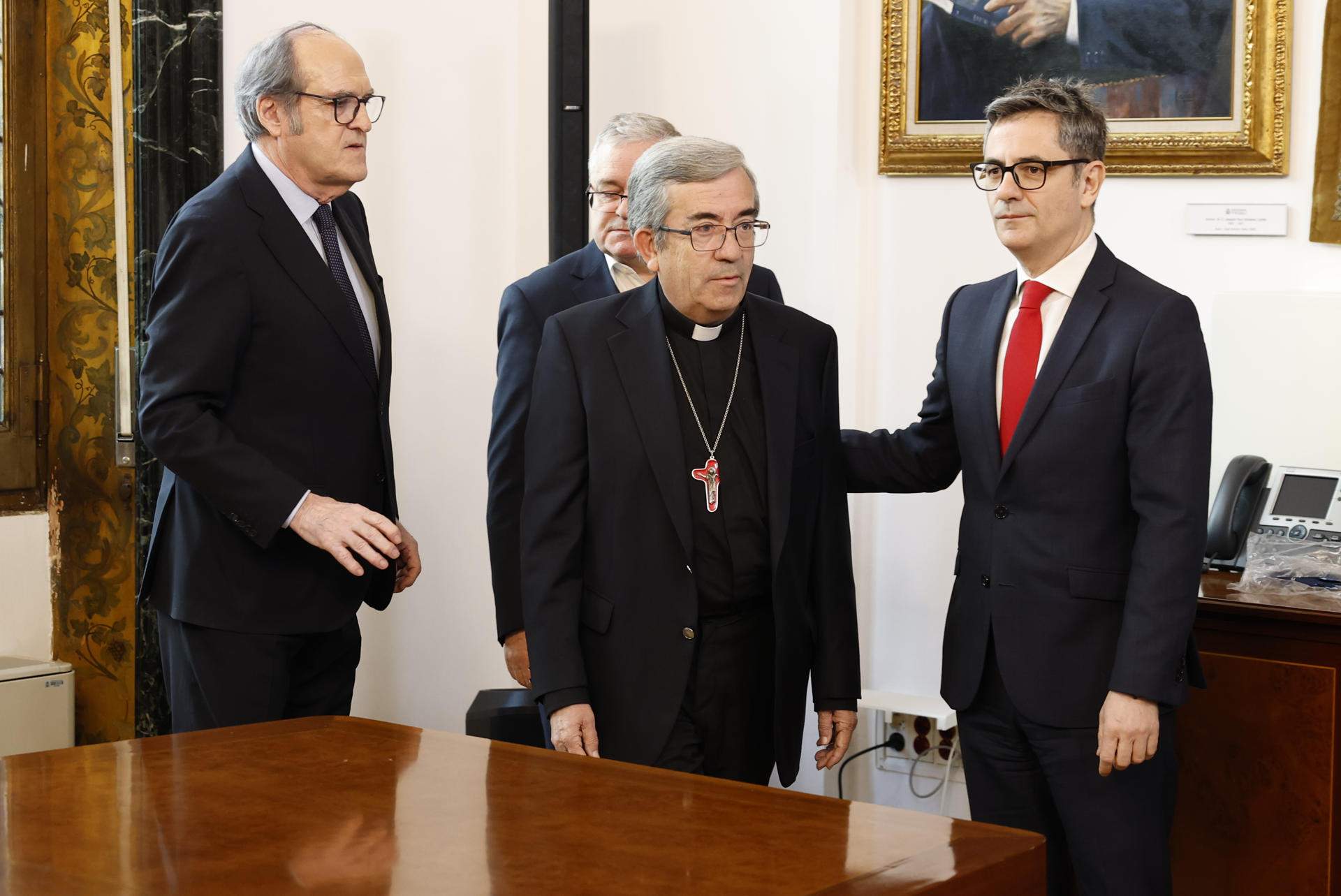 La Iglesia y el Gobierno evitan fijar baremos para indemnizar víctimas de abusos: irán caso por caso