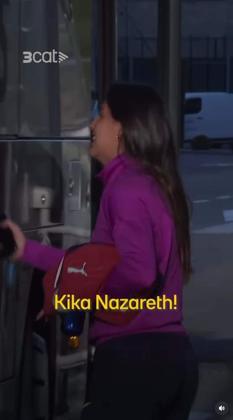 Kika Nazareth pujant a l'autocar del FC Barcelona / Instagram